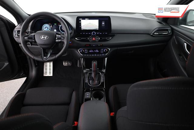 Hyundai i30 N Line 1.5 T-GDI DCT Fastback N-LINE, Navi, 18-Zoll, Kamera, LED, Winter 
