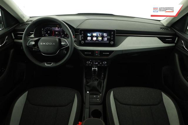 Skoda Kamiq Selection 1.0 TSI DSG 130 Jahre, LED, Side, ACC, Kamera, el. Klappe, Winter, 17-Zoll 