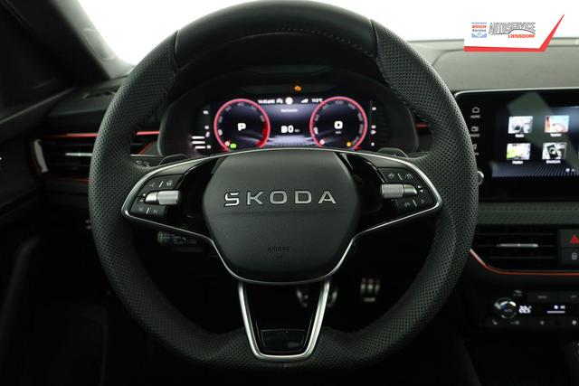 Skoda Kamiq Monte Carlo 1.5 TSI DSG Carlo, Pano, AHK, IQ.Light, Side, Kamera, Winter, 17-Zoll 