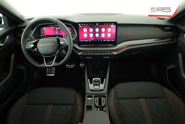Skoda Octavia Combi 2.0 TSI 195 kW RS DSG, Pano, AHK, Navi, Matrix, Side, Winter, 5 J.-Garantie 