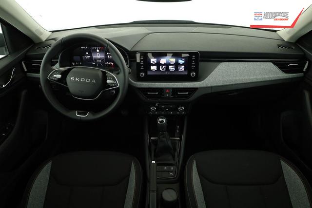 Skoda Kamiq Selection 1.5 TSI Selection, AHK, LED, Kamera, Ladeboden, Winter, 16-Zoll 