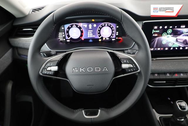 Skoda Octavia Combi 1.5 TSI 110 kW Selection Selection, AHK, LED, Side, ACC, Kamera, 17-Zoll 