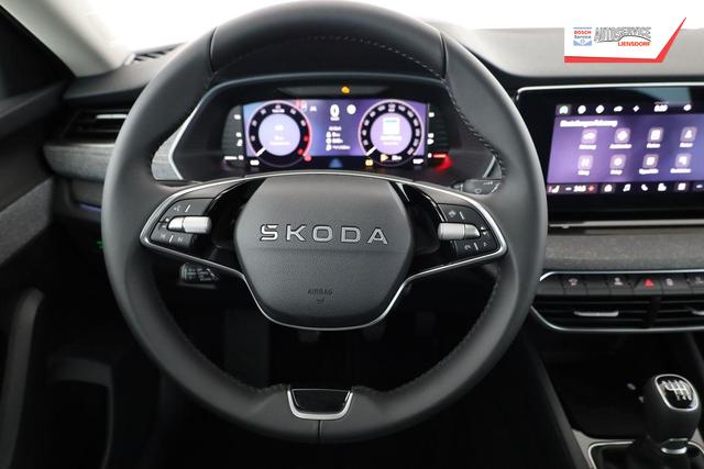 Skoda Octavia Combi 1.5 TSI 110 kW Selection Selection, LED, Side, ACC, Kamera, Winter, 17-Zoll 