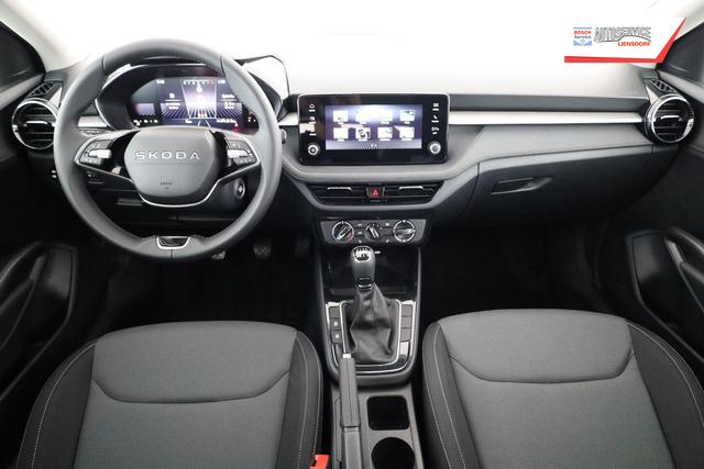 Skoda Fabia Selection 1.0 TSI Selection, AHK, Tempomat, Ladeboden, Park, Winterpaket, SmartLink, 4-J Garantie 
