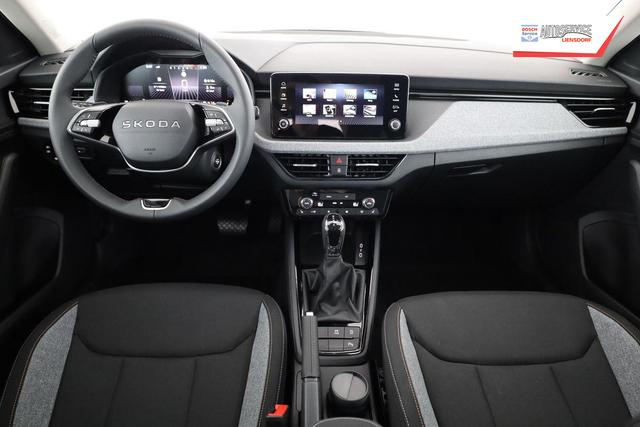 Skoda Kamiq Selection 1.5 TSI DSG Selection, AHK, LED, Kamera, Ladeboden, 16-Zoll, 4 J.-Garantie 