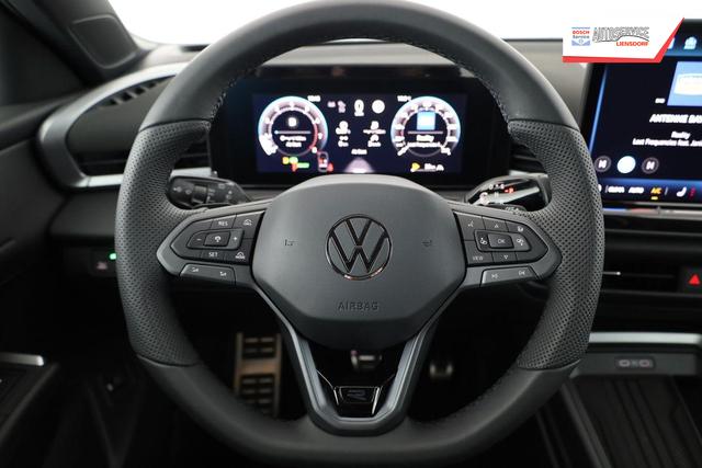 Volkswagen T-Roc 1.5 eTSI 110 kW R-Line DSG Black, AHK, IQ.Light, Kamera, el. Klappe, 19-Zoll 