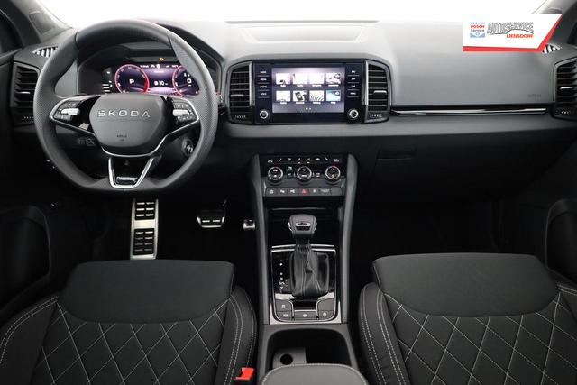 Skoda Karoq Sportline 1.5 TSI DSG Sportline, Pano, AHK, Navi, CANTON, Matrix, AreaView, Side, el. Klappe, FS-beheizbar, 5 J.-Garantie 