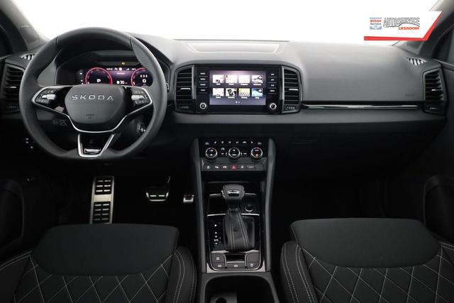 Skoda Karoq Sportline 1.5 TSI DSG Sportline, Pano, AHK, Navi, CANTON, Matrix, AreaView, Side, el. Klappe, FS-beheizbar, 5 J.-Garantie 