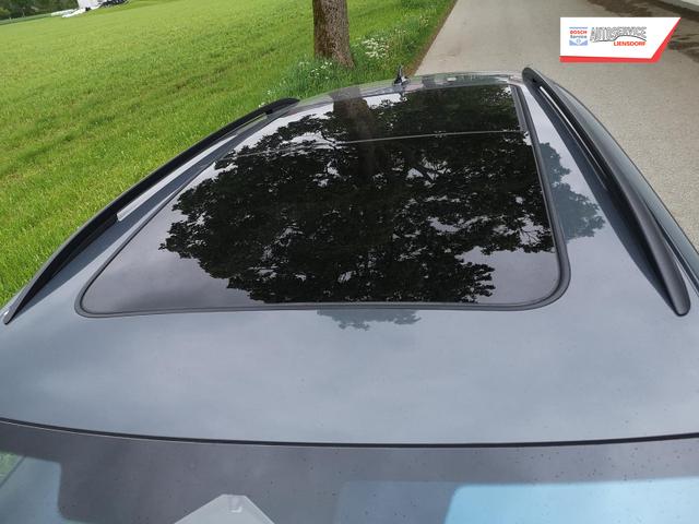 Volkswagen Tiguan 2.0 TDI 110 kW R-Line DSG Head Up Black 360 AHK 