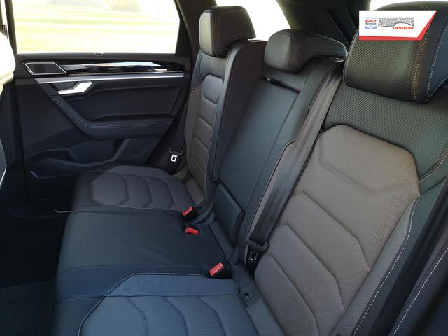 Volkswagen Touareg 3.0 TDI 210 kW 4Motion R-Line V6 UPE 113.880 € 