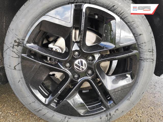 Volkswagen Passat Variant 2.0 TDI 142 kW 4Motion R-Line DSG Head Up AHK Navi 