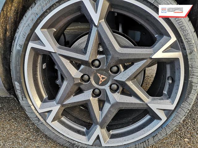 Cupra Leon Sportstourer 2.0 TSI 245 kW 4Drive VZ Kombi 2.0TSI DSG 4x4 ABT AHK GV5 LED el. Hk Pano 