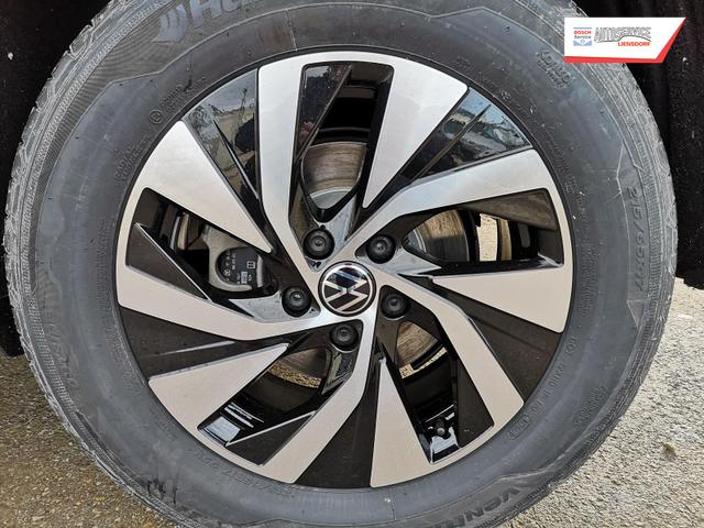 Volkswagen Tiguan 2.0 TDI Life 4x4 LED GV5 AHK ACC Navi 