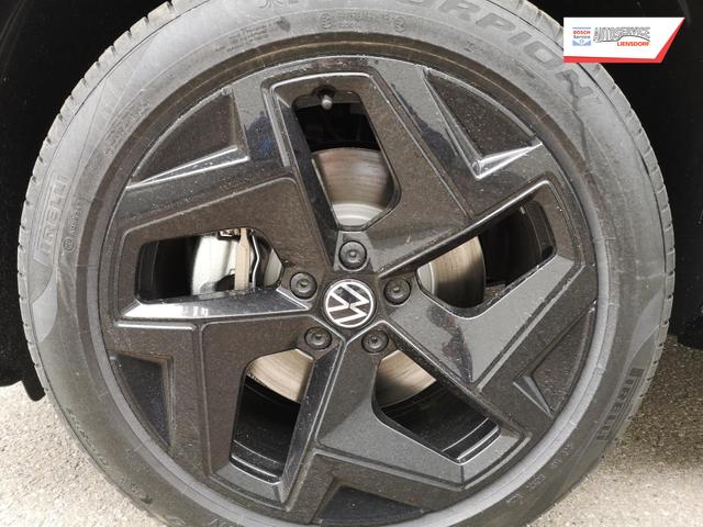 Volkswagen Tiguan 2.0 TDI 110 kW R-Line DSG Head Up Black 360 AHK 