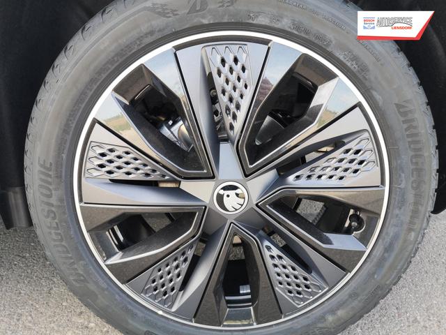 Skoda Karoq Sportline 2.0TDI DSG 4x4 AHK Matrix Navi ACC 