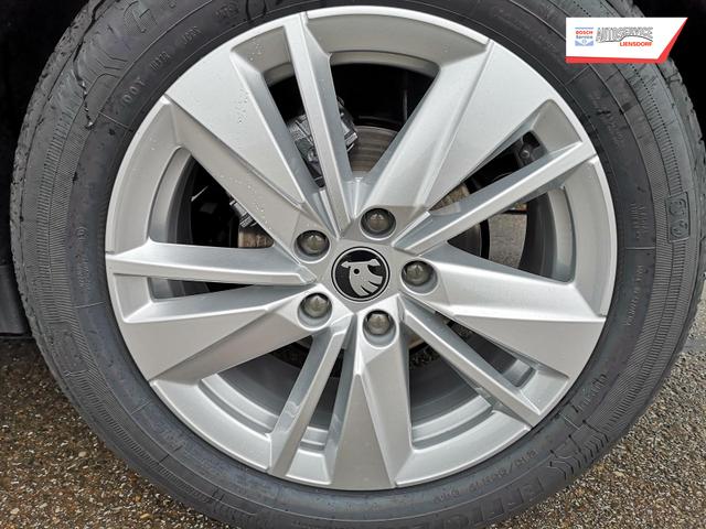 Skoda Karoq Selection 1.5 TSI DSG ABT GV5 AHK 17 Ladeb 