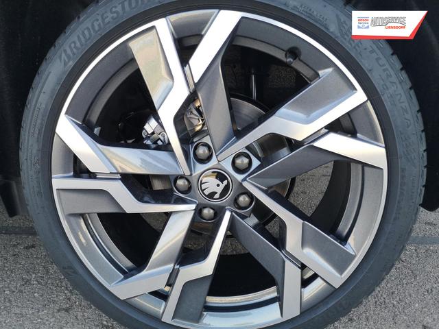 Skoda Karoq Sportline 2.0TDI DSG 4x4 AHK Matrix Pano Sound Leder 19 Zoll 