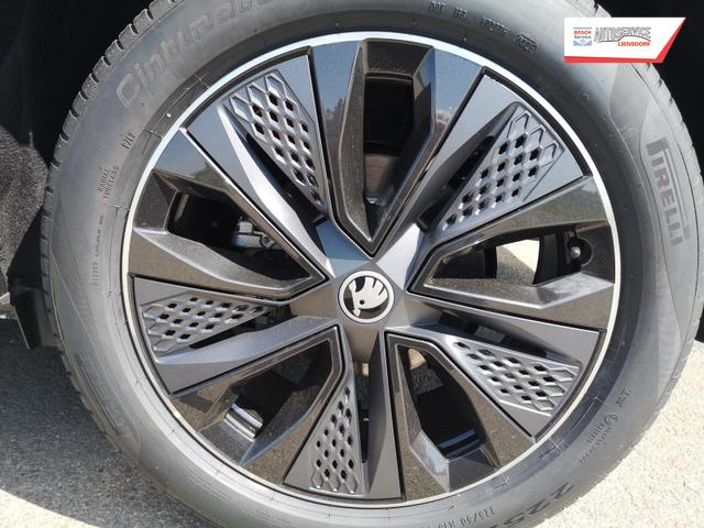 Skoda Karoq Sportline 2.0TDI DSG 4x4 AHK Matrix Navi ACC 