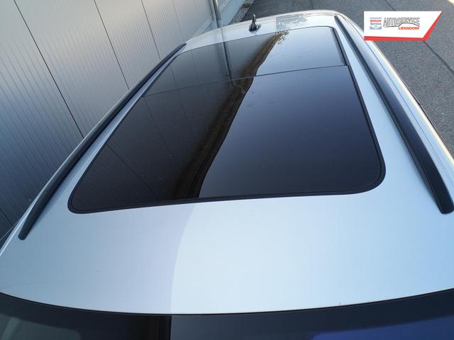 Skoda Octavia Combi 2.0 TSI 195 kW RS Kombi 2.0TSI Pano Matrix Area AHK Sound GV5 