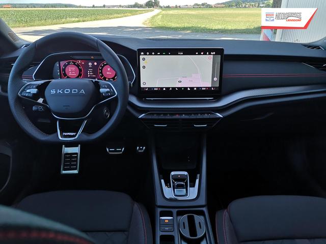 Skoda Octavia Combi 2.0 TSI 195 kW RS Kombi 2.0TSI Pano Matrix Area AHK Sound GV5 