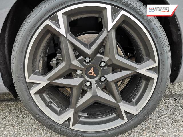 Cupra Leon Sportstourer 2.0 TSI 245 kW 4Drive VZ Kombi 2.0TSI DSG 4x4 AHK GV5 Matrix el. Hk Pano Navi Sound 