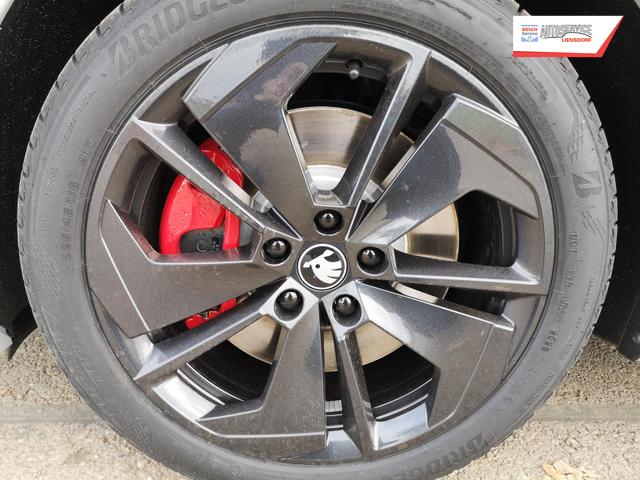 Skoda Octavia Combi 2.0 TSI 195 kW RS Kombi 2.0TSI Pano Matrix Area AHK Sound GV5 