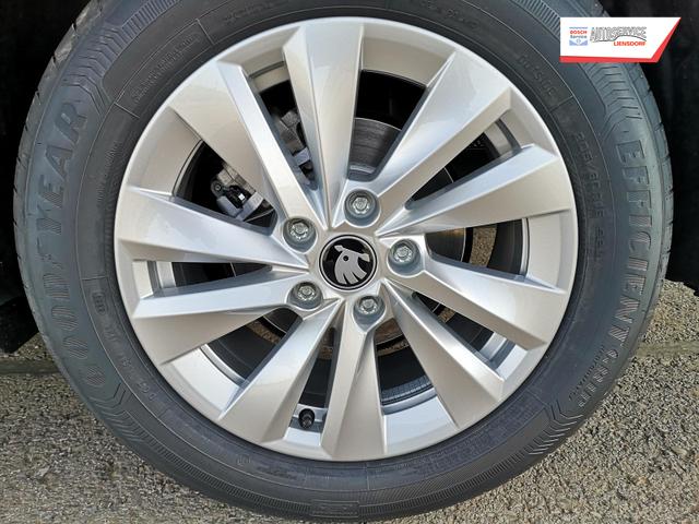 Skoda Octavia Combi 2.0 TDI 110 kW Selection Kombi DSG AHK Navi GV5 