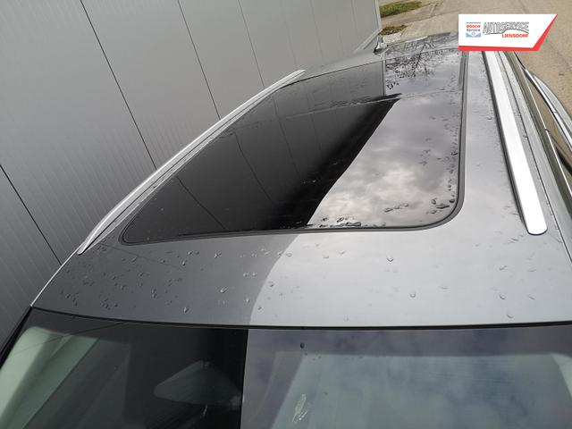 Skoda Superb Combi 2.0 TDI 142kW 4x4 Selection DSG AHK 360 Head Up Pano 