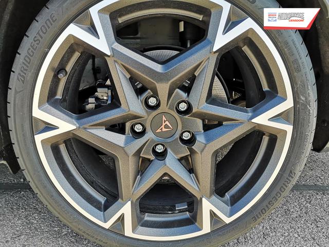 Cupra Leon Sportstourer 2.0 TSI 245 kW 4Drive VZ Kombi ST 2.0TSI AHK Sound ACC 