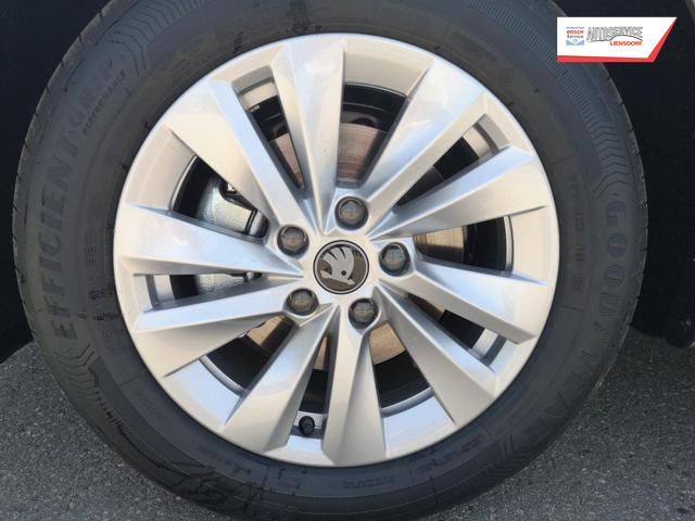 Skoda Octavia Combi 2.0 TDI 110 kW Selection Kombi DSG Navi PDC GV5 el. Hk 