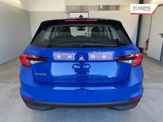 Skoda / Fabia / Blau / / / 115PS App Connect