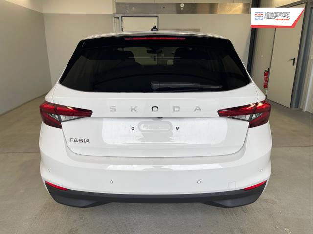 Skoda / Fabia / Wei&szlig; / / / 115PS DSG AHK+Kamera