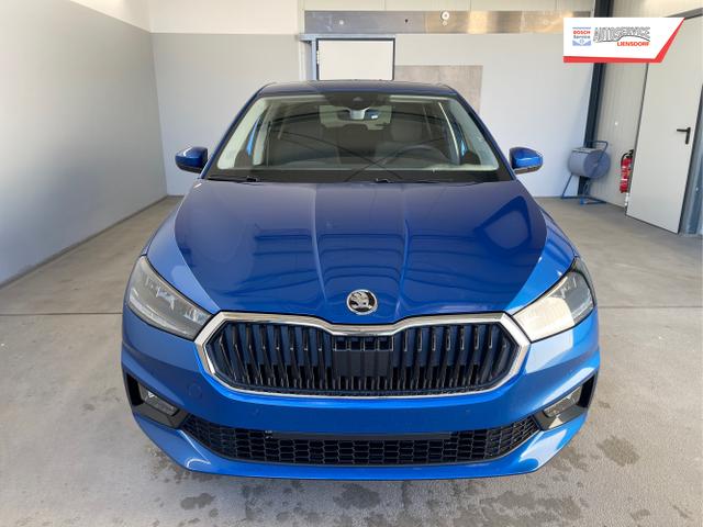 Skoda / Fabia / Blau / / / 115PS DSG Alu+AHK+Kessy+Kamera+GV5+Sitzheiz