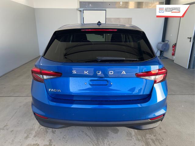 Skoda / Fabia / Blau / / / 115PS DSG Alu+AHK+Kessy+Kamera+GV5+Sitzheiz