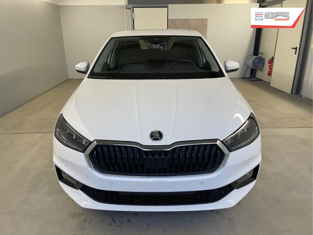 Skoda / Fabia / Wei&szlig; / / / 115PS AHK+Kessy+Kamera