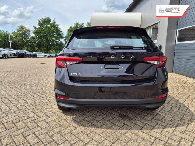 Skoda Fabia 1.0 TSI 115PS DSG Selection 5-türig Rückf.Kamera Parksensoren Sitzheizung Multifunktionslenkrad Klima Skoda-Radio Bluetooth Touchscreen Tempomat Nebelsch. Apple CarPlay + Android Auto 