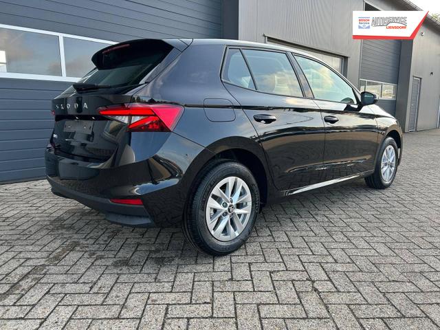 Skoda Fabia 1.0 TSI 115PS DSG Selection 5-türig 15"LM Rückf.Kamera Parksensoren Sitzheizung Multifunktionslenkrad Klima Skoda-Radio Bluetooth Touchscreen Tempomat Nebelsch. Apple CarPlay + Android Auto 