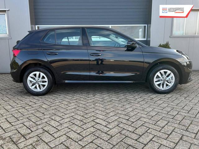 Skoda Fabia 1.0 TSI 115PS DSG Selection 5-türig 15"LM Rückf.Kamera Parksensoren Sitzheizung Multifunktionslenkrad Klima Skoda-Radio Bluetooth Touchscreen Tempomat Nebelsch. Apple CarPlay + Android Auto 