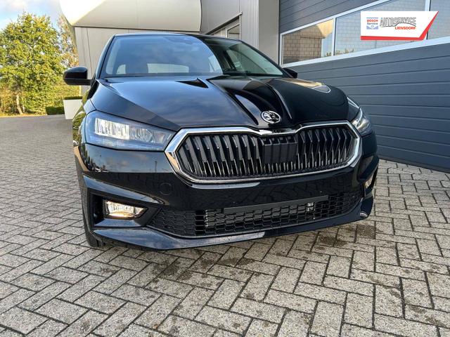 Skoda Fabia 1.0 TSI 115PS DSG Selection 5-türig 15"LM Rückf.Kamera Parksensoren Sitzheizung Multifunktionslenkrad Klima Skoda-Radio Bluetooth Touchscreen Tempomat Nebelsch. Apple CarPlay + Android Auto 