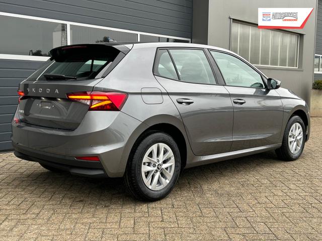 Skoda Fabia 1.0 TSI 115PS DSG Selection 5-türig 15"LM Rückf.Kamera Parksensoren Sitzheizung Multifunktionslenkrad Klima Skoda-Radio Bluetooth Touchscreen Tempomat Nebelsch. Apple CarPlay + Android Auto 