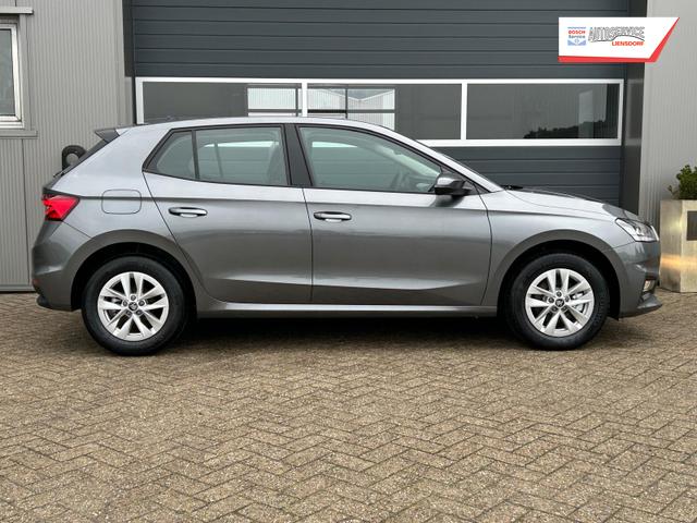 Skoda Fabia 1.0 TSI 115PS DSG Selection 5-türig 15"LM Rückf.Kamera Parksensoren Sitzheizung Multifunktionslenkrad Klima Skoda-Radio Bluetooth Touchscreen Tempomat Nebelsch. Apple CarPlay + Android Auto 