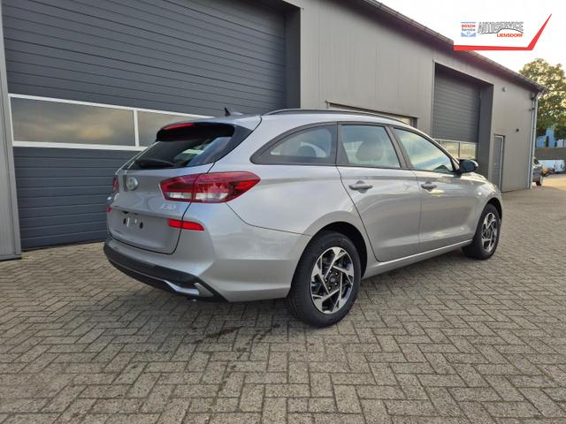 Hyundai i30 Kombi 1.5 T-GDI 95PS Sitzheizung Lenkradheizung Klima Tempomat Navi Apple CarPlay + Android Auto PDC v+h Rückf.Kamera 16-LM 