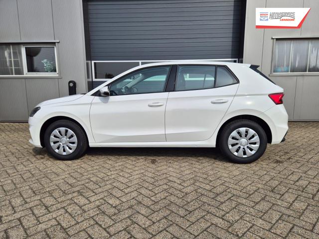 Skoda Fabia 1.0 TSI 95PS Selection 5-t&uuml;rig R&uuml;ckf.Kamera Parksensoren Sitzheizung Multifunktionslenkrad Klima Skoda-Radio Bluetooth Touchscreen Tempomat Nebelsch. Apple CarPlay + Android Auto 