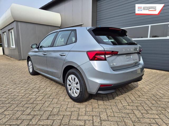 Skoda Fabia 1.0 TSI 95PS Selection 5-t&uuml;rig R&uuml;ckf.Kamera Parksensoren Sitzheizung Multifunktionslenkrad Klima Skoda-Radio Bluetooth Touchscreen Tempomat Nebelsch. Apple CarPlay + Android Auto 