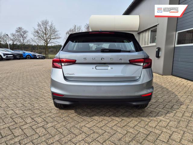 Skoda Fabia 1.0 TSI 95PS Selection 5-t&uuml;rig R&uuml;ckf.Kamera Parksensoren Sitzheizung Multifunktionslenkrad Klima Skoda-Radio Bluetooth Touchscreen Tempomat Nebelsch. Apple CarPlay + Android Auto 