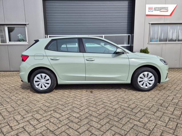 Skoda Fabia 1.0 TSI 95PS Selection 5-t&uuml;rig R&uuml;ckf.Kamera Parksensoren Sitzheizung Multifunktionslenkrad Klima Skoda-Radio Bluetooth Touchscreen Tempomat Nebelsch. Apple CarPlay + Android Auto 