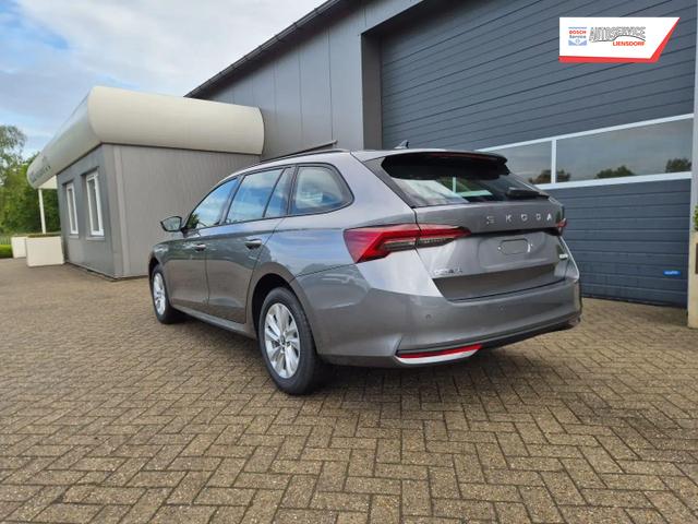 Skoda Octavia Combi 1.5 TSI 150PS m-HEV DSG Selection AHK Klimaautomatik ACC PDC v+h R&uuml;ckf.Kamera Sitzheizung TWA Apple CarPlay Android Auto 16"LM 
