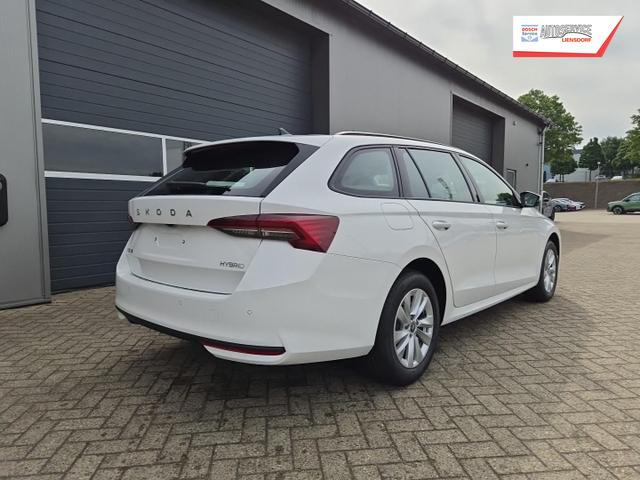 Skoda Octavia Combi 1.5 TSI 150PS m-HEV DSG Selection AHK Klimaautomatik ACC PDC v+h R&uuml;ckf.Kamera Sitzheizung TWA Apple CarPlay Android Auto 16"LM 