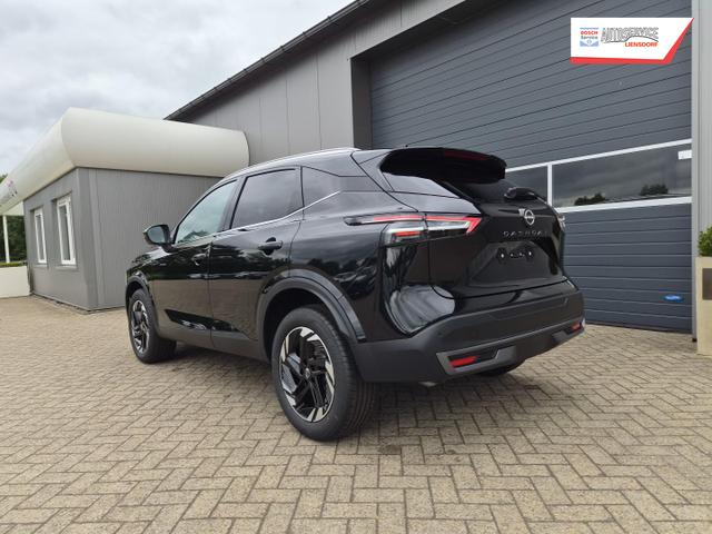 Nissan Qashqai 1.3 DIG-T MHEV 158 PS X-Tronic N-Connecta Teil-Leder PanoGlasdach Klimaautomatik Sitzheizung Lenkradheizung Navi ACC PDC v+h 360&deg;Kamera DAB Bluetooth Touchscreen Apple CarPlay Android Auto 18"LM 