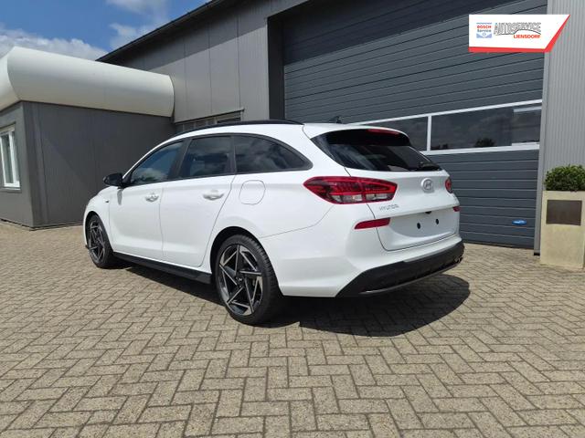 Hyundai i30 Kombi 1.6 T-GDI 150PS Automatik N-Line Sitzheizung Lenkradheizung Klimaautomatik Navi 10,3"-Touchscreen Bluelink Apple CarPlay + Android Auto PDC v+h R&uuml;ckf.Kamera 18-LM 